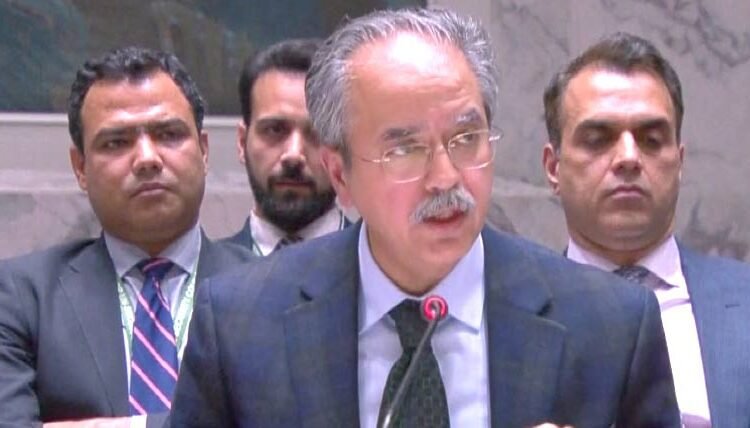 اقوام متحدہ میں پاکستان کے مستقل مندوب نے کہا کہ ایران پر اسنیپ بیک پابندیاں خطے کو غیر مستحکم کریں گی