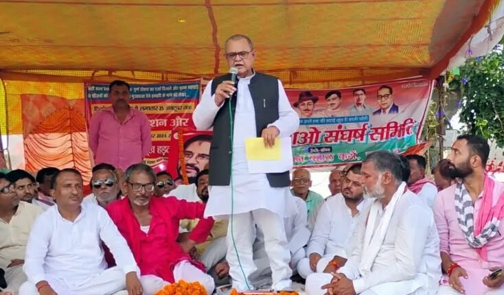 سماج وادی پارٹی کے رہنما سنتان پانڈے کا کہنا ہے کہ جھوٹ چھپانے کے لےس 2019 میں ہونے والے پلوامہ کی سازش کا ڈھونگ رچایا گیا۔